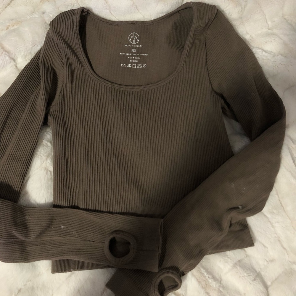 brown top - Picture 1 of 2